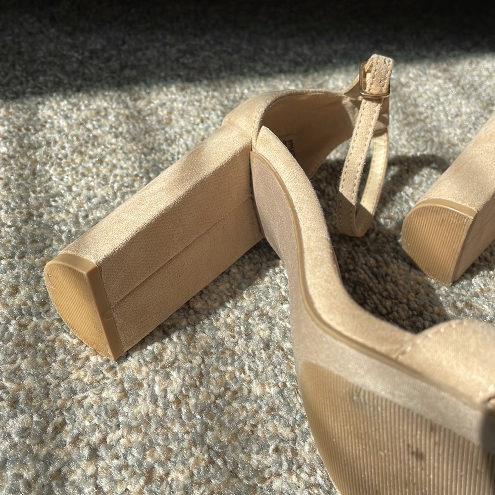 Lulu’s Block Wedge Anklet Heels 6 - Picture 6 of 6